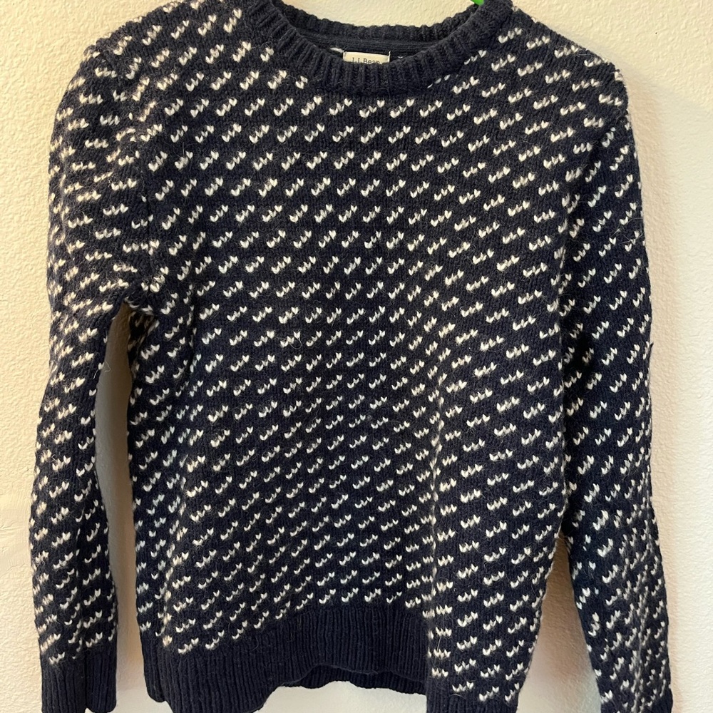 L.L. Bean Navy and White Women's Crew Neck Lambs Wool Sweater